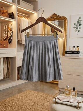 Pleated Mini Skirt in Light Gray